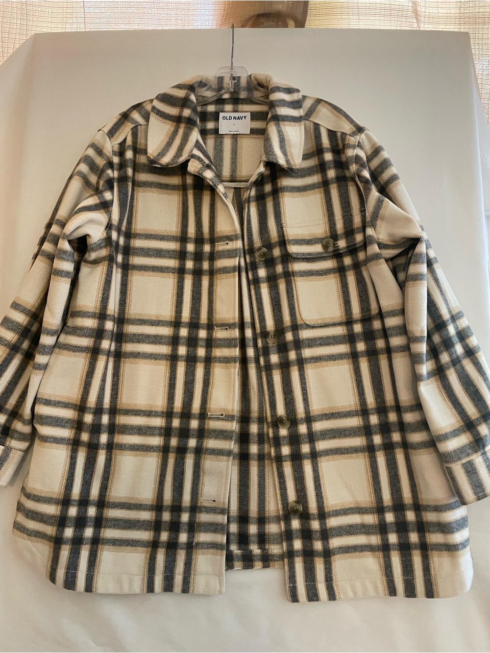 Old Navy Cream and Black Plaid Flannel Heavyweight Shacket